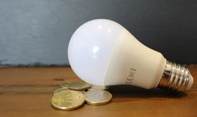 Ενέργεια: Πώς θα υπολογίσετε μόνοι σας πόσο ρεύμα καίτε