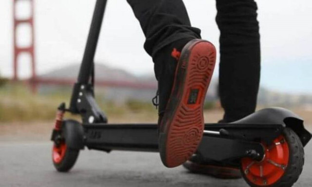 Λάρισα: Φορτηγό παρέσυρε 22χρονο με ηλεκτρικό πατίνι