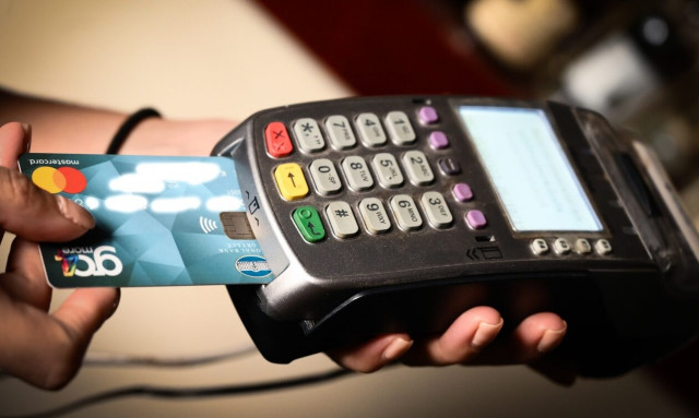 Ηλεκτρονικές αποδείξεις: Κάλυψη του 30% του εισοδήματος και εκπτώσεις