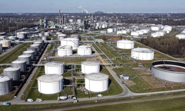 ΕΕ, G7 και Αυστραλία θέτουν πλαφόν στο πετρέλαιο στα 60 δολ. το βαρέλι