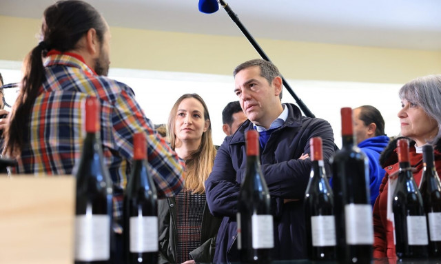 Το «χαρτί» της σταθερότητας παίζει ο ΣΥΡΙΖΑ