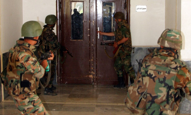 Συρία: Επίθεση διαδηλωτών σε γραφείο τοπικού κυβερνήτη - Πυροβολισμοί