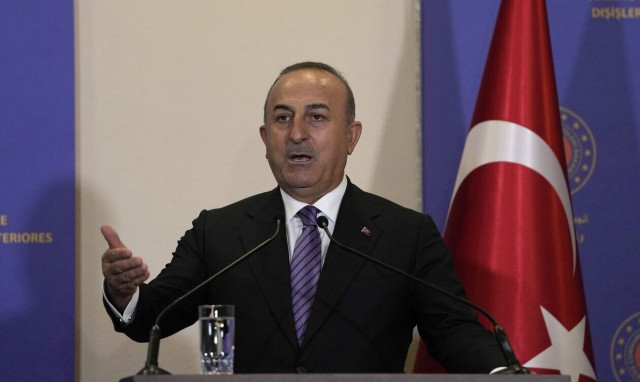 Ειρωνείες Τσαβούσογλου: «Όπου και να πάμε, ο Δένδιας τρέχει από πίσω»