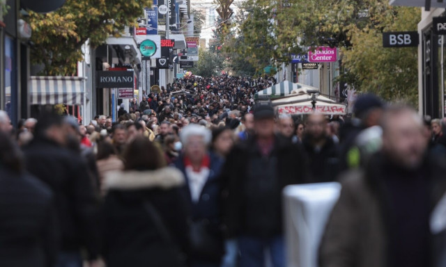 Εορταστικό ωράριο στα καταστήματα: Ποιες Κυριακές θα είναι ανοιχτά