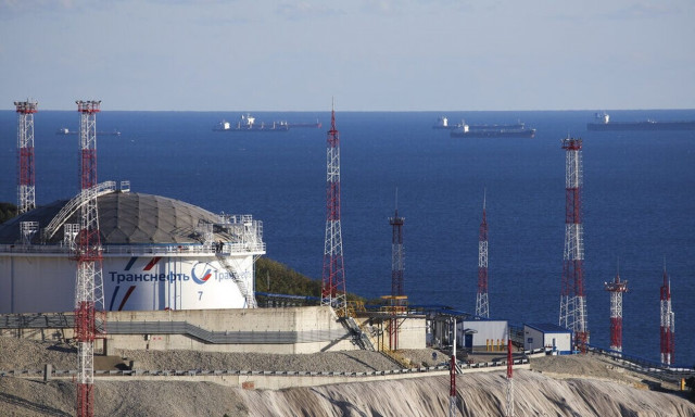 Ξεκινά το εμπάργκο της ΕΕ στο ρωσικό πετρέλαιο - Το αμφίβολο εγχείρημα