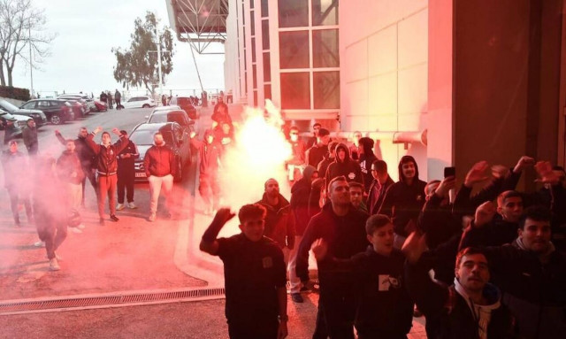 Ολυμπιακός – Παναθηναϊκός: «Πράσινη» αποθέωση στην αναχώρηση για ΣΕΦ