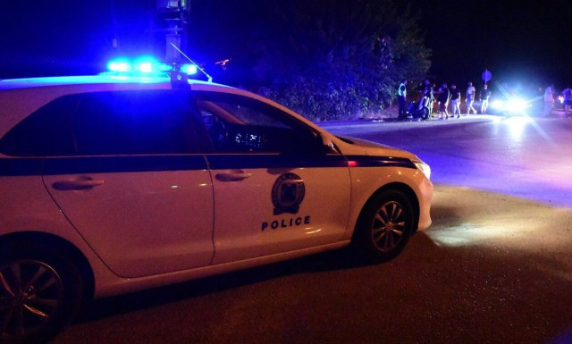 ΕΛ.ΑΣ.: «Ο ανήλικος αποπειράθηκε να πατήσει τους αστυνομικούς»