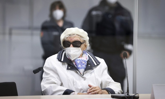 Γερμανία: Μετανιωμένη δηλώνει 97χρονη, πρώην γραμματέας των Ναζί