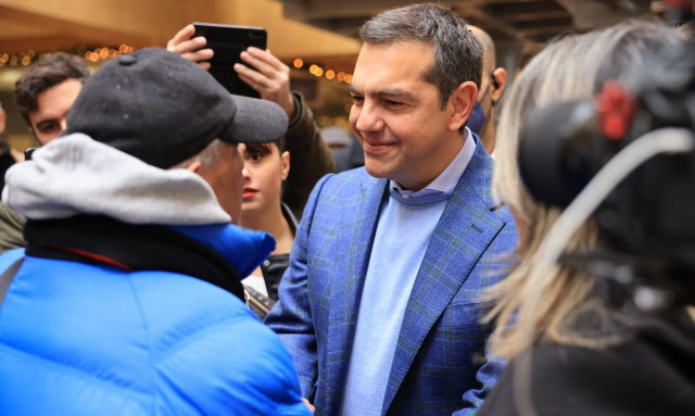 Ο Τσίπρας «φλερτάρει» τους συντηρητικούς ψηφοφόρους