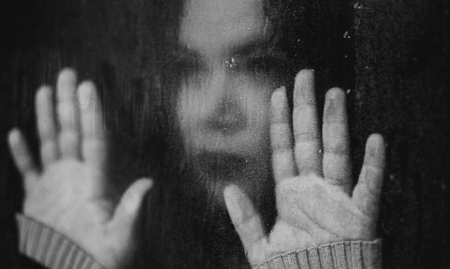 Βόλος: «Έχει σηκώσει τσεκούρι» - Μητέρα καταγγέλλει τον σύζυγό της