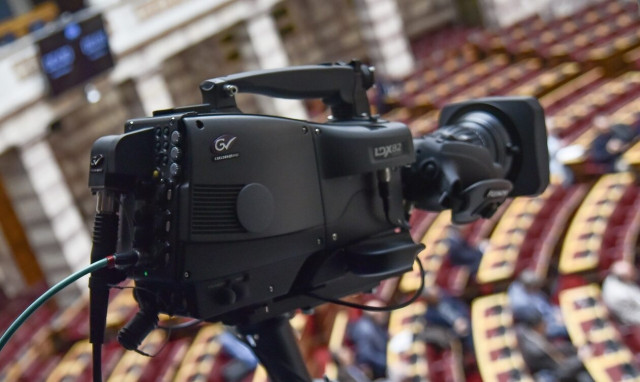 Κλιμακώνει ο ΣΥΡΙΖΑ για τις παρακολουθήσεις: Στην ΑΔΑΕ ο Τσίπρας