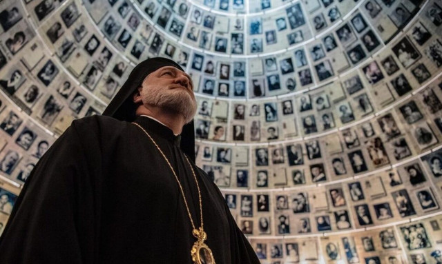 Επίσκεψη Ελπιδοφόρου στο Παγκόσμιο Κέντρο για το Ολοκαύτωμα