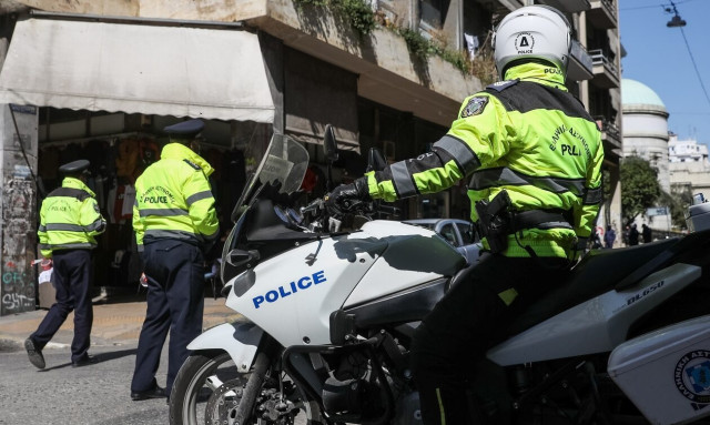 Έκτακτο δώρο Χριστουγέννων 600 ευρώ σε ενστόλους: Ποιοι οι δικαιούχοι