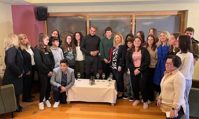 Κ. Μητσοτάκης: Απάντησε ερωτήσεις μικρών δημοσιογράφων στην Τρίπολη