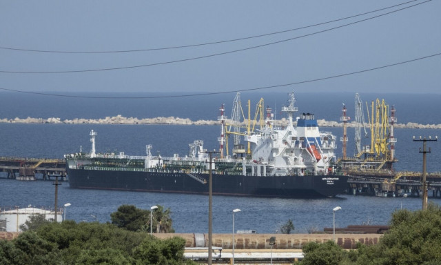 Ρωσικό πετρέλαιο στα ρεζερβουάρ της Ευρώπης ακόμα και μετά το εμπάργκο