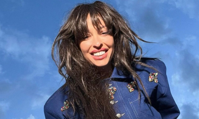 Ελένη Φουρέιρα: Ποζάρει με φουσκωμένη κοιλίτσα και το απολαμβάνει