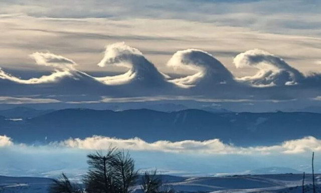 ΗΠΑ: Η viral φωτογραφία με τα κύματα που «καλπάζουν» στον ουρανό