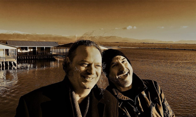 Οι Εκείνος + Εκείνος ελπίζουν να φτάσουν όπου δεν μπορούν