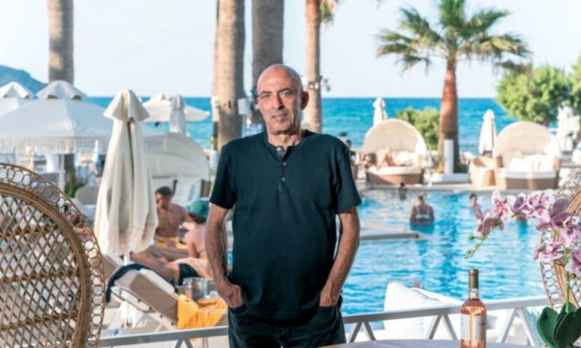 Κυριάκος Παπασηφάκης: Ο άνθρωπος-θρύλος της νυχτερινής διασκέδασης