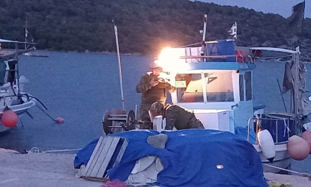 Αργολίδα: Καΐκι στην Αρχαία Επίδαυρο «ψάρεψε» οβίδα του ΠΝ