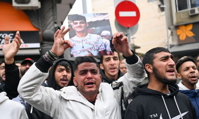 Σπάτα: Ρομά επιχείρησαν να εισβάλουν στο Αστυνομικό Τμήμα -6 συλλήψεις