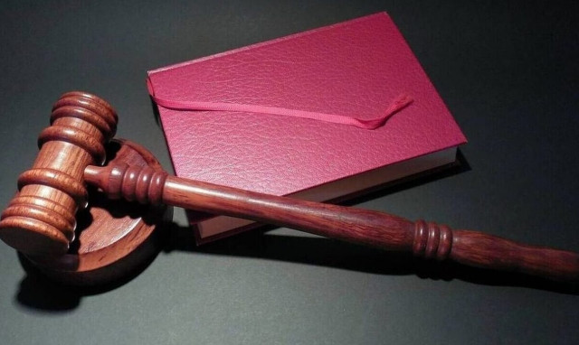 Συγκέντρωση διαμαρτυρίας και τρίωρη αποχή των δικηγόρων τη Δευτέρα