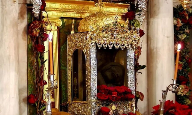 Κέρκυρα: Χιλιάδες πιστοί τιμούν τον Άγιο Σπυρίδωνα (vid)