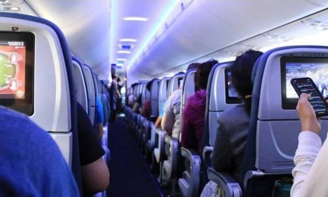 Αεροσυνοδός αποκαλύπτει ποιος ήχος στην πτήση σημαίνει «κίνδυνος»