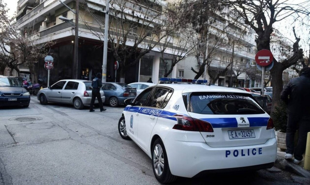 Παρακολουθήσεις: Δέκα έφοδοι της ΕΛ.ΑΣ. σε 6 εταιρίες και 4 σπίτια