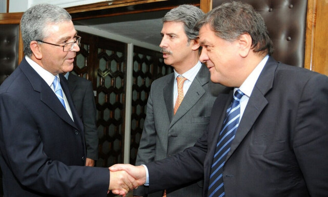 Στο στόχαστρο του Qatar Gate o Παντζέρι (δεξιά) 