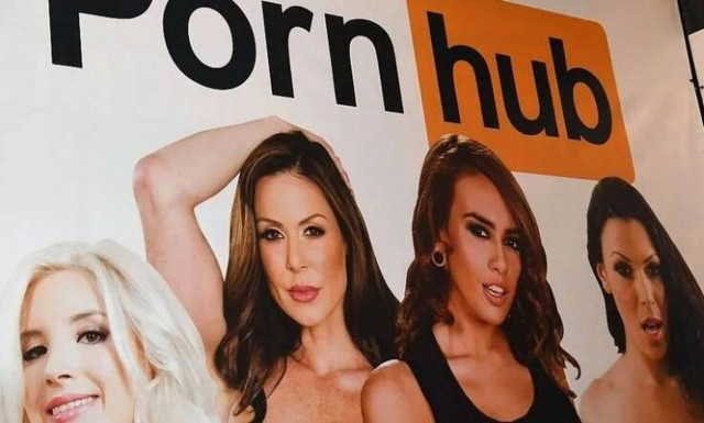 To Pornhub αποκάλυψε την κατηγορία που βλέπουν περισσότερο οι Έλληνες