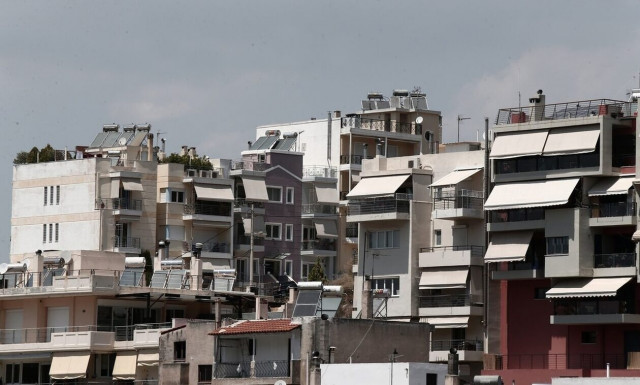 Στεγαστικά δάνεια: Συμφωνία ΥΠΟΙΚ-τραπεζιτών για επιδότηση των δόσεων