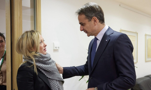 PM Mitsotakis briefs Meloni on Turkish threats against Greece
