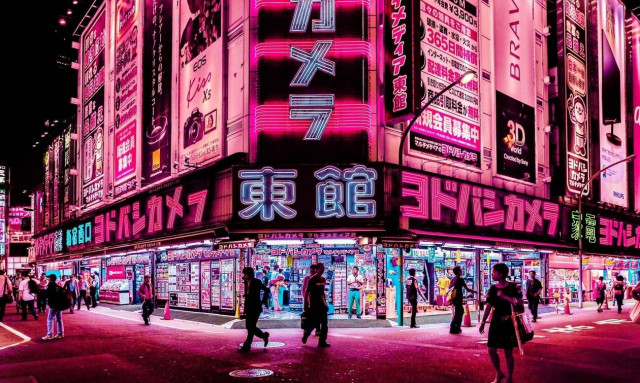 Η τεχνικολόρ λάμψη του νυχτερινού Κιότο μέσα απ' τον φακό του Portela