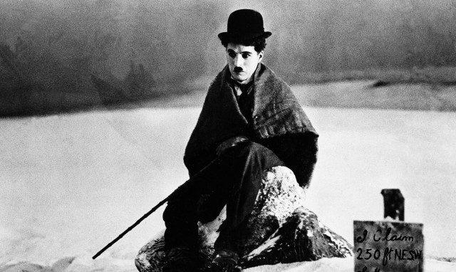 Τσάρλι Τσάπλιν: Ο βουβός «Σαρλό» που έκανε τον κόσμο να γελάει