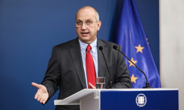 Food Pass: Την Τρίτη η τροπολογία - Οικονόμου: Θα το ψηφίσει ο ΣΥΡΙΖΑ;