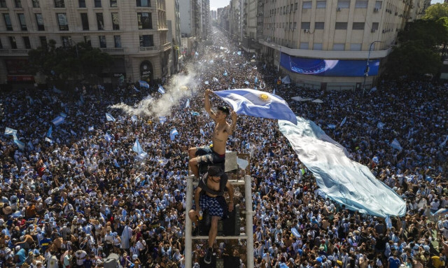 Τελικός Μουντιάλ 2022: «Πανζουρλισμός» στο Μπουένος Άιρες για τον Μέσι