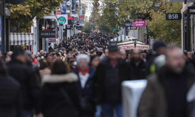 Συντάξεις, επιταγή ακρίβειας και επιδόματα - Δικαιούχοι και πληρωμές