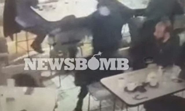 Unknown individual shoots and kills two men in Nea Smyrni