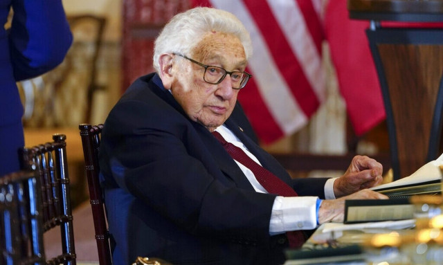 Η Ουκρανία απορρίπτει τις δηλώσεις του Κίσινγκερ για την ειρήνη