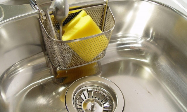 Νέα καταγγελία για έκρηξη σε νεροχύτη από αποφρακτικό