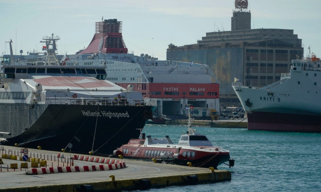 Απαγορευτικό απόπλου: Σε ποια λιμάνια είναι δεμένα τα πλοία