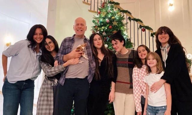 Nτέμι Μουρ: Θα γίνει για πρώτη φορά γιαγιά και είναι ενθουσιασμένη