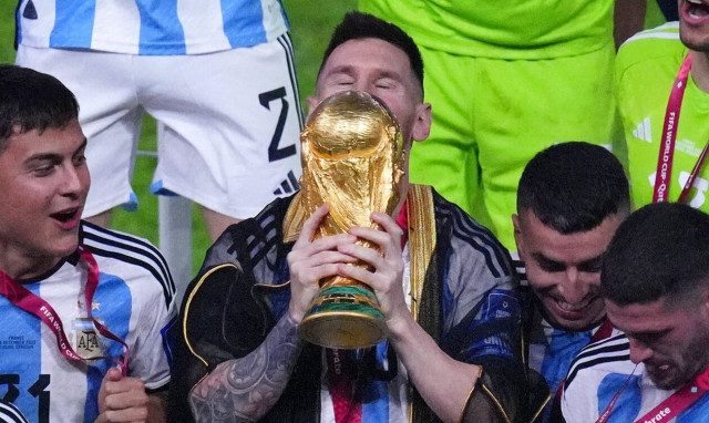 Λιονέλ Μέσι: 942.000 ευρώ δίνει Άραβας για τη μαύρη κελεμπία!