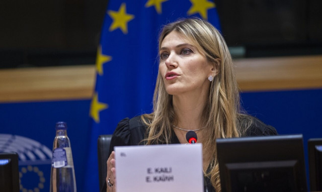 Αυτός είναι ο 36χρονος Ευρωβουλευτής που «κάρφωσε» η Εύα Καϊλή