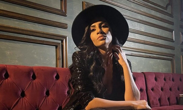 «Ευκαιρίες»: Η νέα μουσική πρόταση της Candy Nikolaou