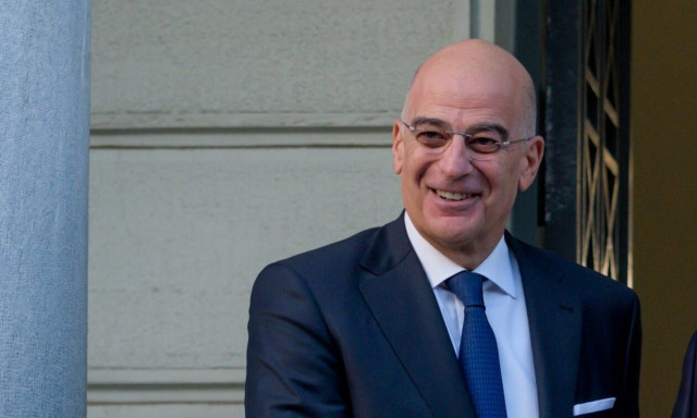 Dendias in contact with Romanian authorities over Greek bus accident