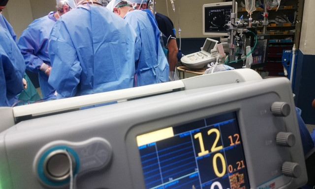 Μάχη 2χρονης με κορονοϊό: «Οι γιατροί δίνουν 1% πιθανότητα να ζήσει»