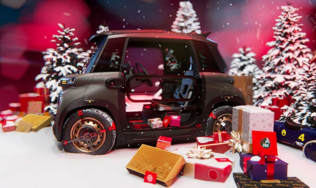 To Citroen Ami σε χριστουγεννιάτικες περιπέτειες