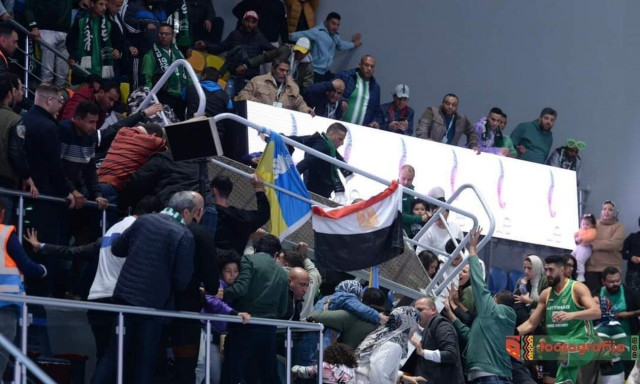 Αίγυπτος: Κατέρρευσε κερκίδα, δεκάδες τραυματίες